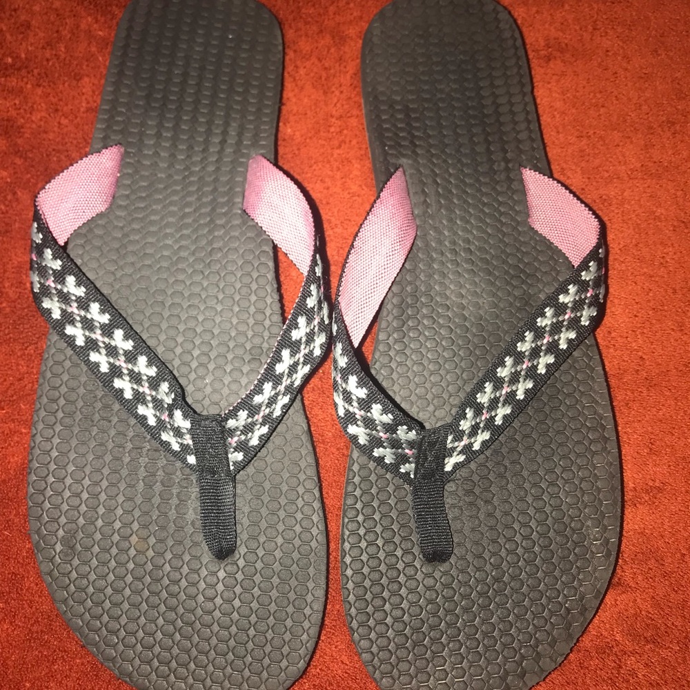 Mossimo flip flops